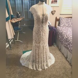 Wtoo by Watters Philomene Lace Cap-Sleeve Wedding Gown